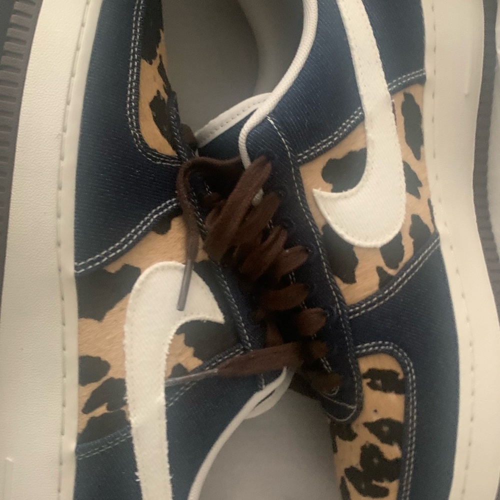 Nike air force 1 denim & fur Sneakers. sz 10.5 Mens, which is also sz 12 womans